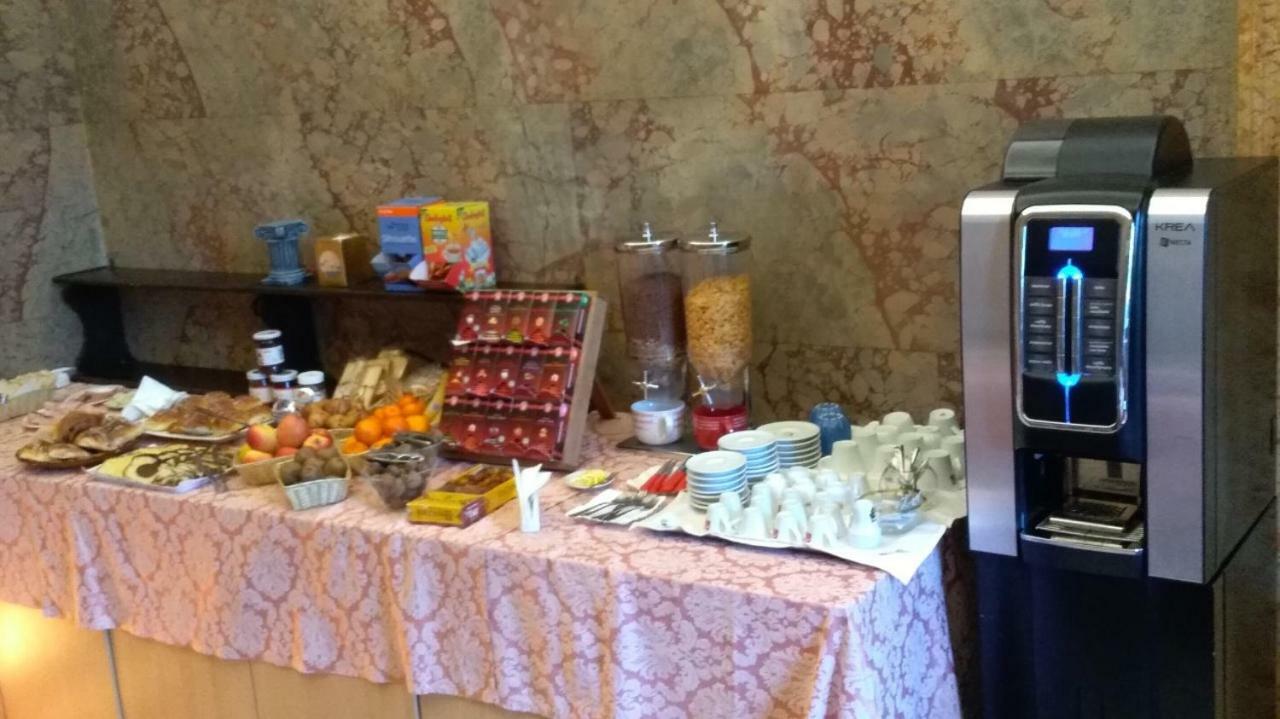 Bed and Breakfast Palazzo Moraschi Subiaco Exterior foto